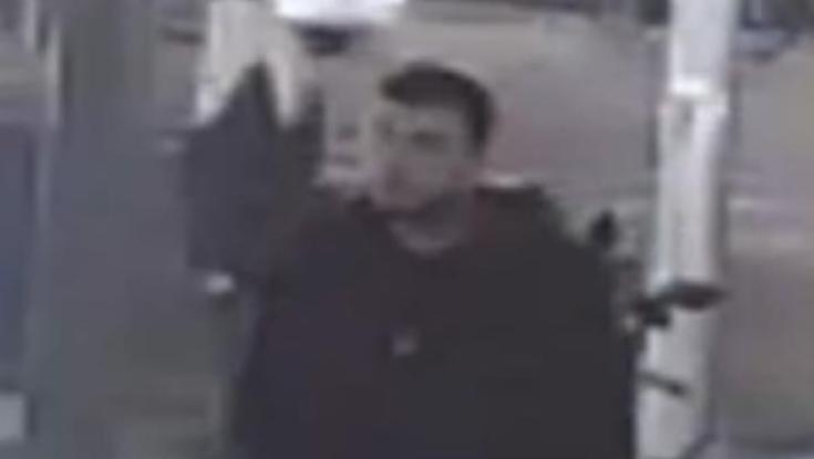 המשטרה מבקשת את עזרתכם: כך נראה המחבל שרצח את שני הגברים בתל אביב