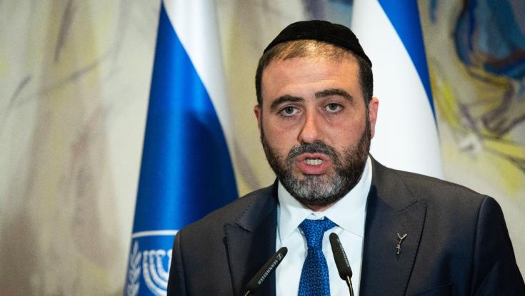 משה ארבל עונה לאבי מעוז: אני לא מתכוון להתעסק בעיצובים גרפיים