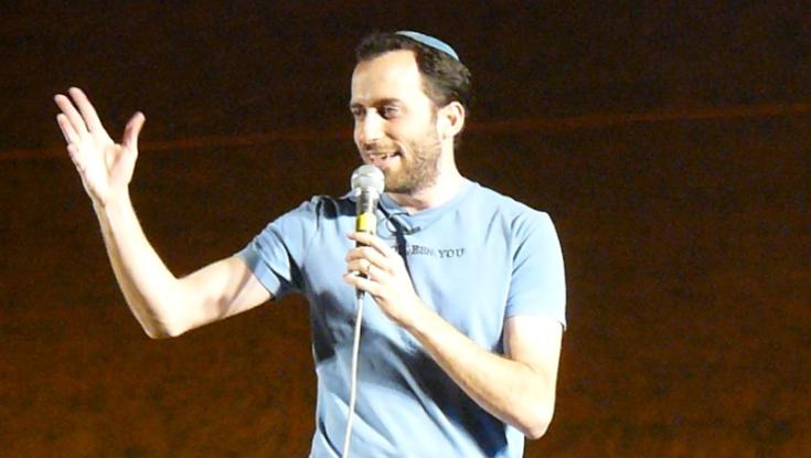 לאחר 20 שנה: הסטנדאפיסט הסרוג פורש