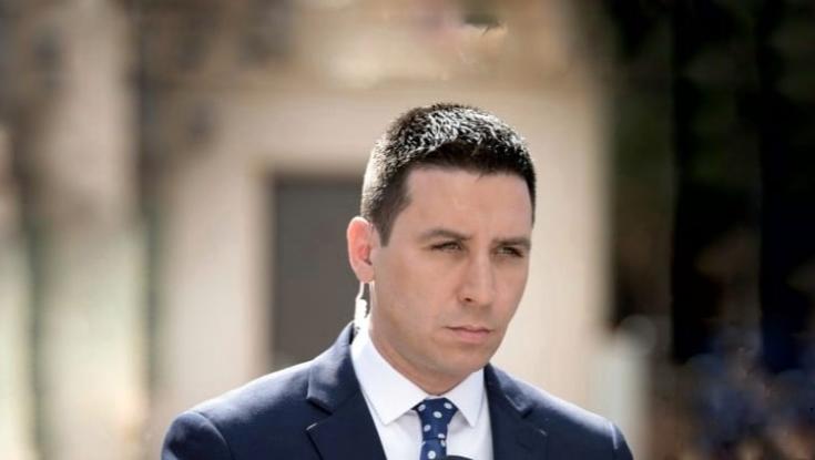 אטילה שומפלבי תוהה: "אם הממשלה מתפרקת - ממשיכים להגיד רק לא ביבי?"