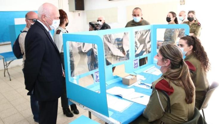 בחירות מוקדמות בצה"ל: מאות קלפיות צבאיות נפרסו בבסיסים השונים