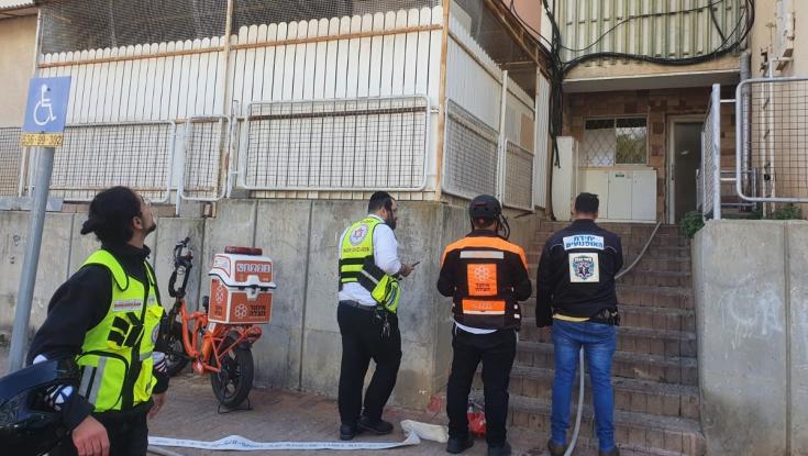 קרית גת: בן 19 במצב קשה בעקבות שריפה בדירתו