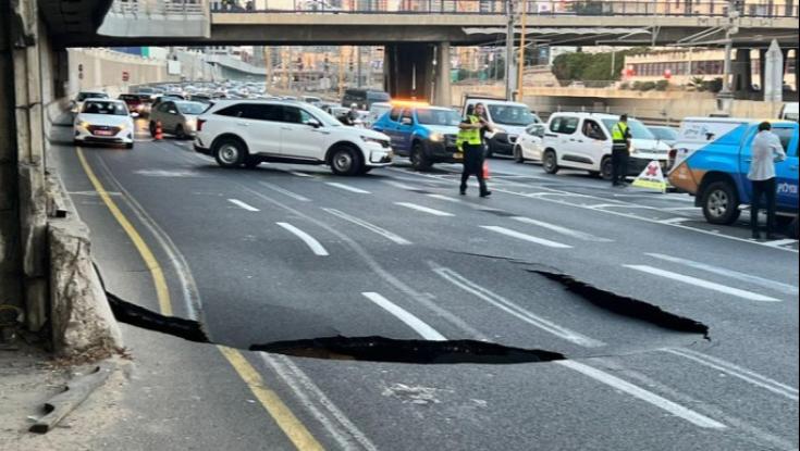 חשש מעומסים בעקבות הבולען: תנועת הרכבות חודשה ואיילון נפתח ברובו
