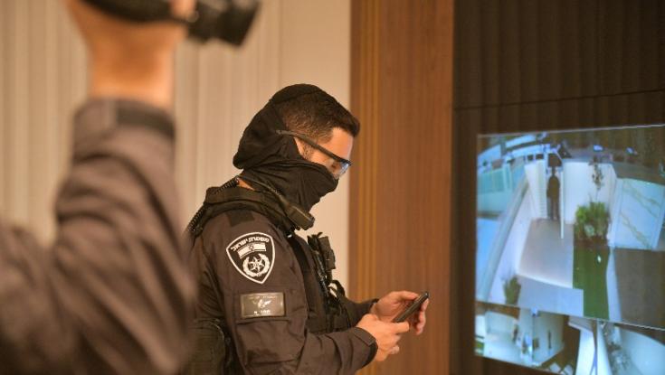 בחשד לביצוע ירי וסחיטה באיומים של מאות אלפי שקלים: 10 ערבים נעצרו