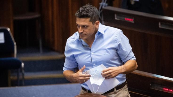 לקראת הצבעה: האם אחרי הדיון הסוער שיקלי יחשב כפורש?