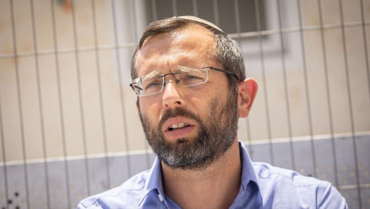 ישראל גנץ עונה להאשמות: "מנסים לחפש שעיר לעזאזל, שקרים לא יעזרו"