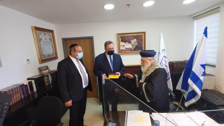 הרב הראשי ושר האוצר סיכמו: תקציב השמיטה ישוחרר לאלתר