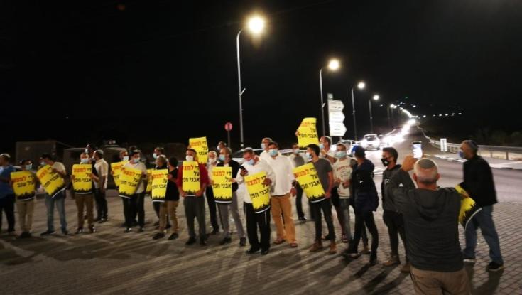 תושבי הישובים אבני חפץ וענב חסמו את כביש 57: "די למצור"
