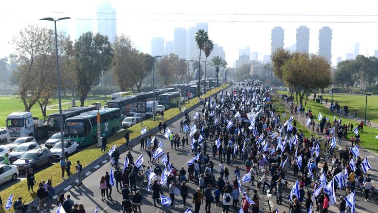 מפקד מחוז תל אביב לשעבר מסביר מתי המשטרה משתמשת במכתזיות