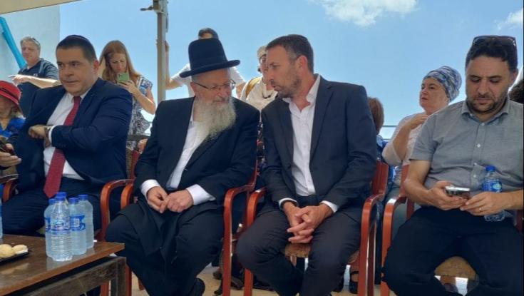 הרב שמואל אליהו מסביר את הריקוד עם מתן כהנא: "לא מתיר לשדר לו שנאה"