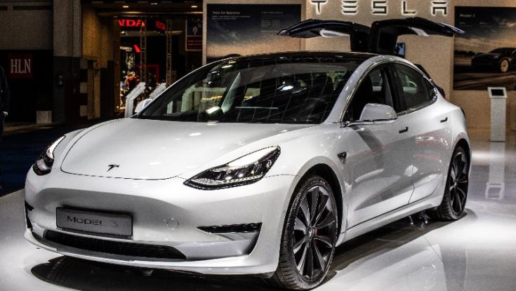זאת החברה שמציעה טסלה לכל עובד