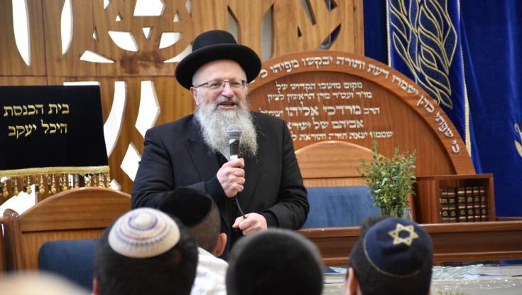 הרב שמואל אליהו: הפלה היא פרימיטיביות חשוכה ולא קידמה מוארת