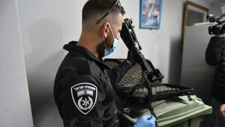 המאבק המשטרתי נמשך: נשק, תחמושת וסמים נתפסו בפשיטה
