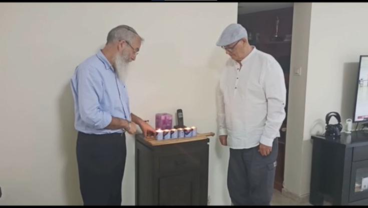 הרב סתיו השתתף בפרויקט "דורות מאירים": "להנציח בתוך כתלי הבית"