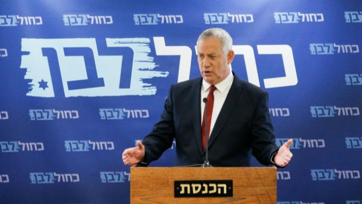 כחול לבן תוקפים את נתניהו: "מנענו את מזימת אפריל"
