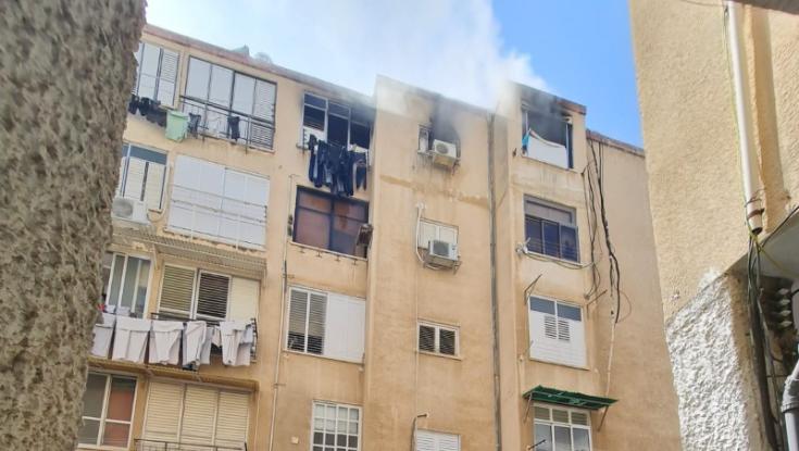 תיעוד דרמת חילוץ הילד מהדירה הבוערת בראשון לציון | צפו