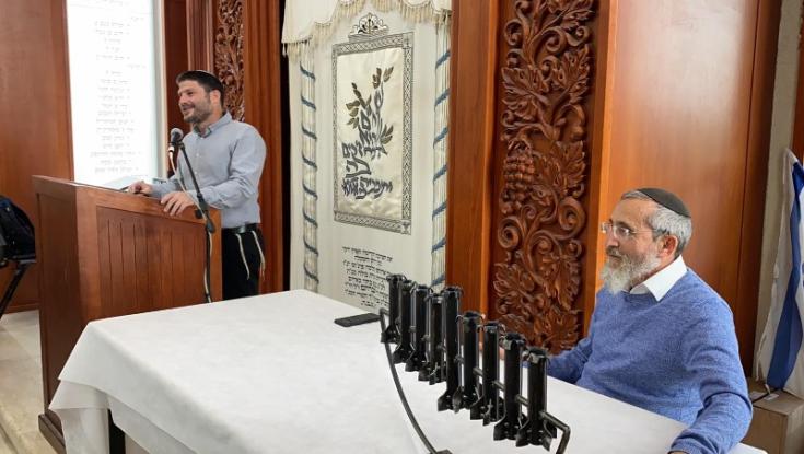 יו״ר הציונות הדתית ח״כ בצלאל סמוטריץ׳ התקבל בשירה בישיבת ההסדר בשדרות