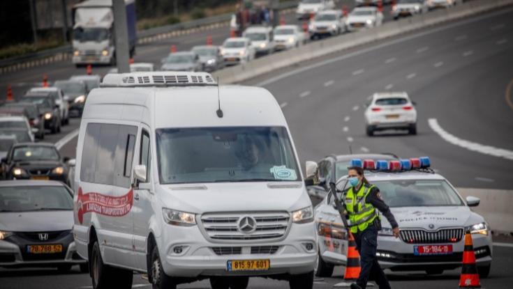 העוצר על הבירה: מאות צועדים בשולי הכביש כדי להגיע לעיר