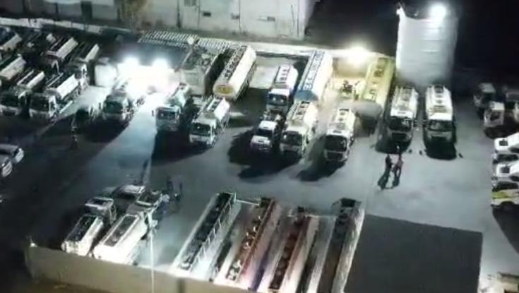 תיעוד: המשטרה תפסה רכבי יוקרה, משאיות ונכסי נדל"ן