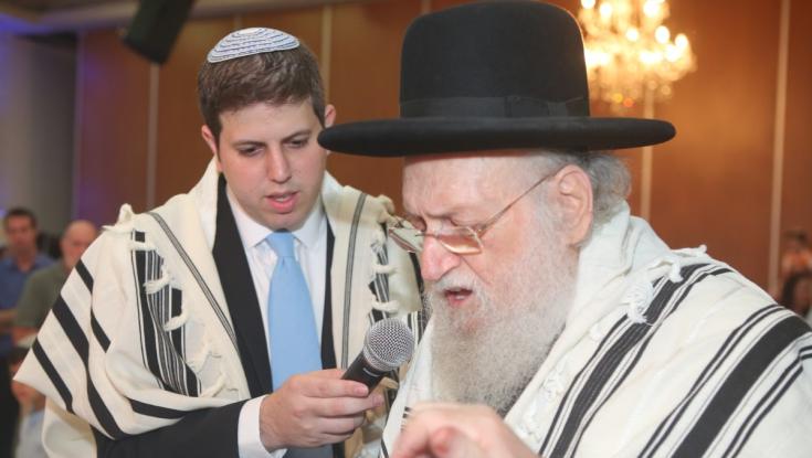 שותפות בתחנת מוניות ותפילות בקניון: כך הרב שמחה קוק זצ"ל שמר על השבת