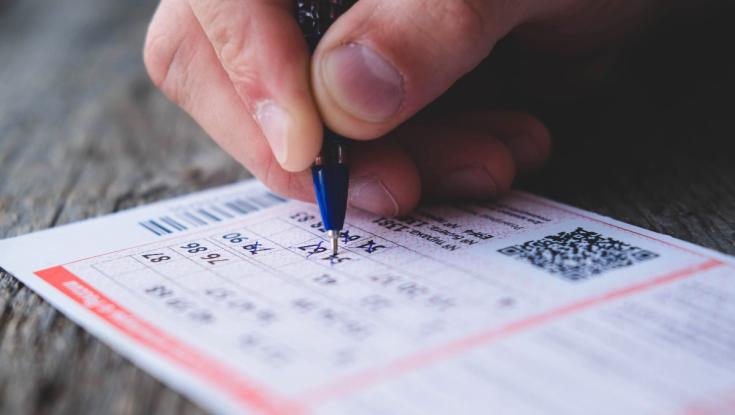 אחרי 29 הגרלות בלי זוכה: אדם יחיד גרף סכום אטסרונומי בלוטו האמריקני