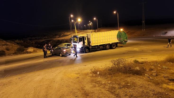 "פעלנו בכל הכלים העומדים לרשותנו": בתום מרדף נעצרו חשודים שגנבו 2 משאיות זבל ו-11 רכבים