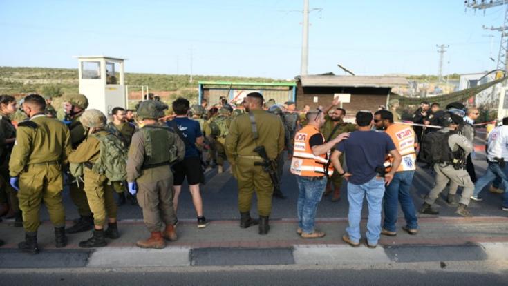 רגעי האימה בצומת תפוח: הדיווח למוקד רגע לאחר הפיגוע | האזינו וצפו