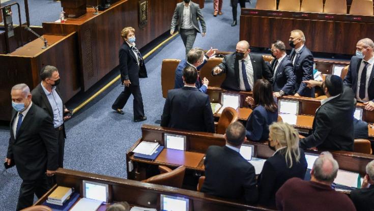 עמית סגל מעריך: זה הזמן שנותר לממשלה עד שתתפרק