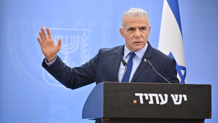 לפיד עונה לגנץ: זה יהיה אסון