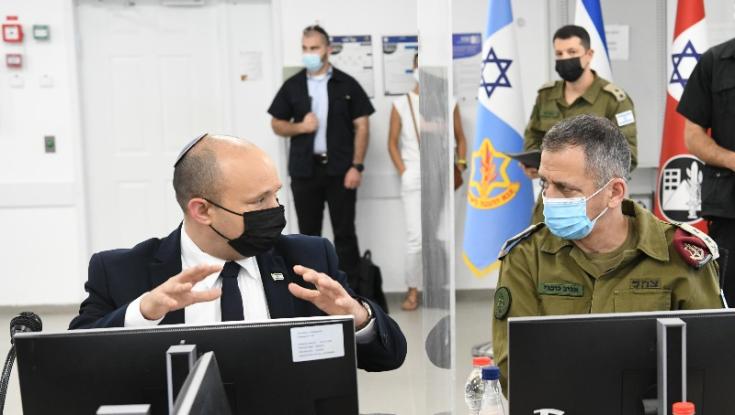 בצל העלייה בתחלואה: בנט ביקר במפקדת הקורונה
