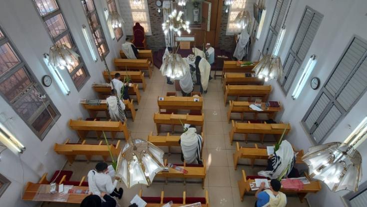 מתפלל שלא התחסן הורד מהבמה: "בתפקידי אני גם קובר את מתנגדי החיסונים"
