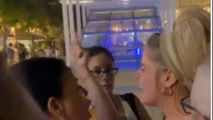 "נאצית": היועצת הסרוגה הותקפה בתל אביב