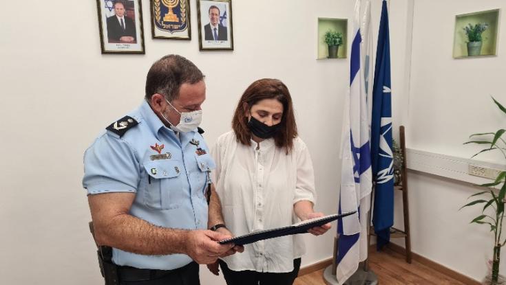 מרגש: אמה של הדס מלכא, לוחמת מג"ב שנרצחה, הושבעה למשטרה