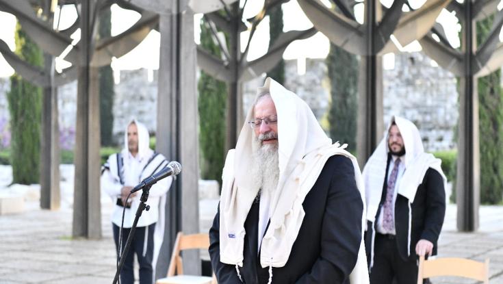 המשטרה נגד התפילה של הרב שמואל אליהו: "רצו שנתפלל בתוך כלוב"