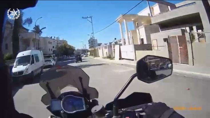 מרדף משטרתי אחרי נהג טרקטורון | צפו