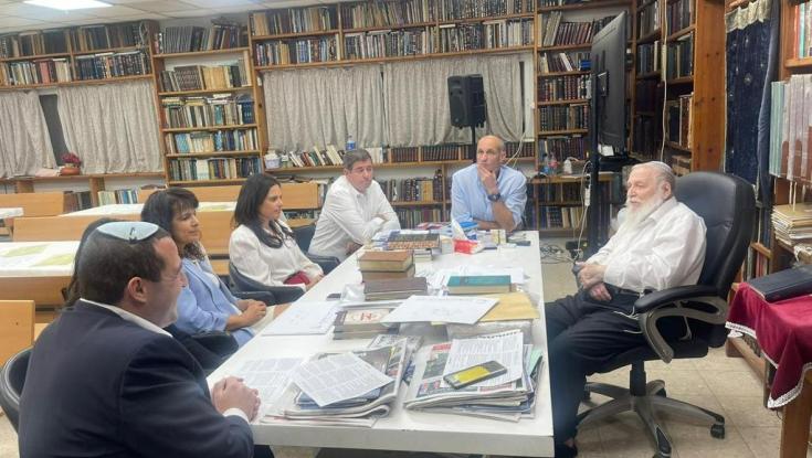 פגישה לילית: נציגי הבית היהודי הגיעו לרב דרוקמן