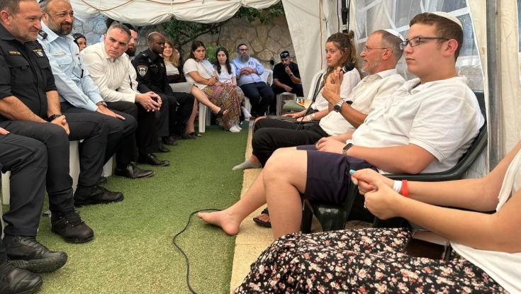 "הרבה אנשים לא ישנים בלילה כדי לתפוס את המרצחים"