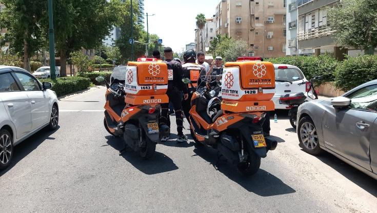 רוכבת אופניים חשמליים נפצעה קשה בתאונה בנתניה