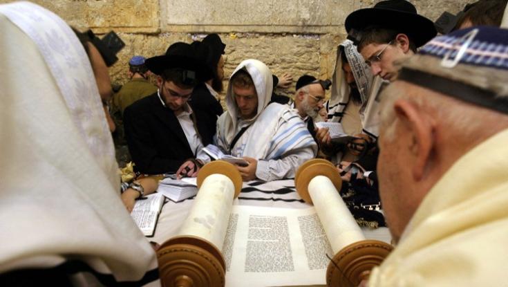 איך מצחצחים שיניים ולמי מותר לשתות? הלכות תשעה באב תשפ"ג 2023