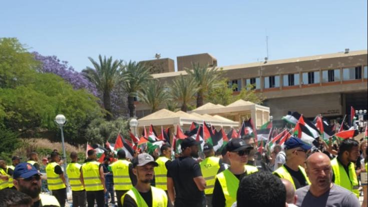 דגלי אש"ף הונפו בקמפוס | אוניברסיטת בן גוריון: "גאים בסטודנטים שלנו"