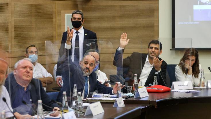 "תשבי כאן שלושה ימים ושלושה לילות וזה לא יגמר" | חוק הכשרות הגיע להצבעה בוועדה