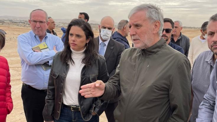 איילת שקד בסיור בנגב: "רתומים באופן מלא לבצע הסדרה"