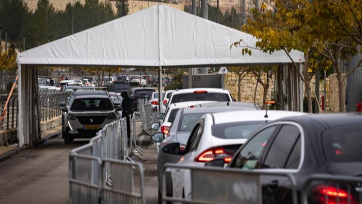 בנט על העומסים בבדיקות הקורונה: "פועלים למצוא פתרונות"
