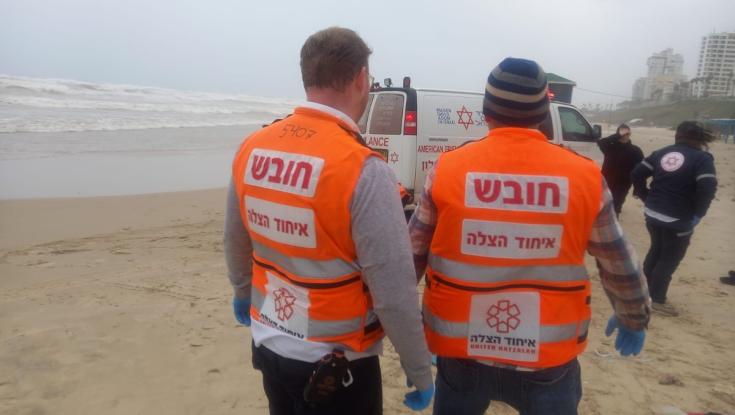 בת ים: גבר במצב אנוש לאחר שנמשה מהים