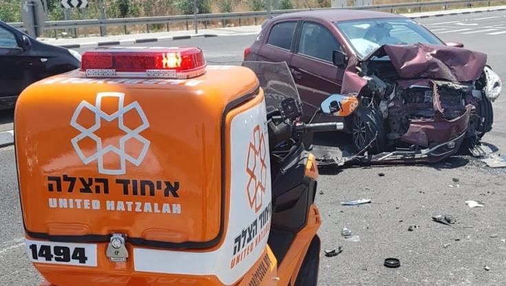 תאונה עם מעורבות רכב ומשאית אירעה בכביש 444 בסמוך לצומת הכניסה למושב בֵּית נְחֶמְיָה