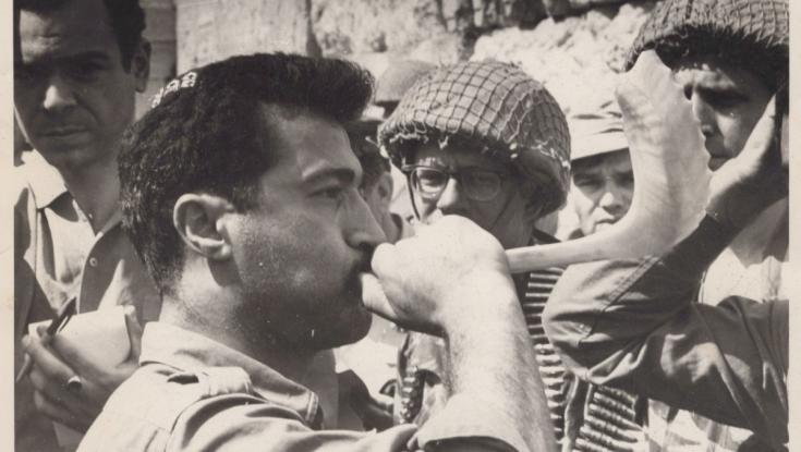 56 שנים אחרי המלחמה - אותר החייל האלמוני שתקע בשופר בכותל המערבי