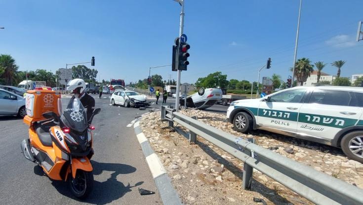 כביש 60: גבר ואשה נפצעו בינוני כתוצאה מתאונה עם מעורבות 3 כלי רכב