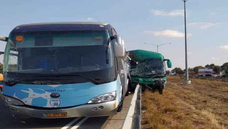 תאונת דרכים בין שני אוטובוסים: 33 פצועים