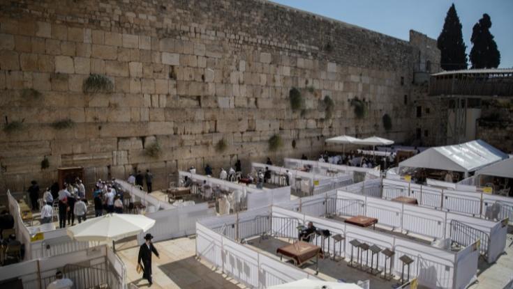 נחמן אש: "מתגבש מתווה שיאפשר תפילות בחגים"