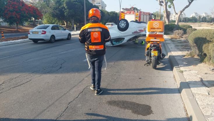 בן 85 נפצע בינוני כתוצאה מהתהפכות רכבו באשקלון